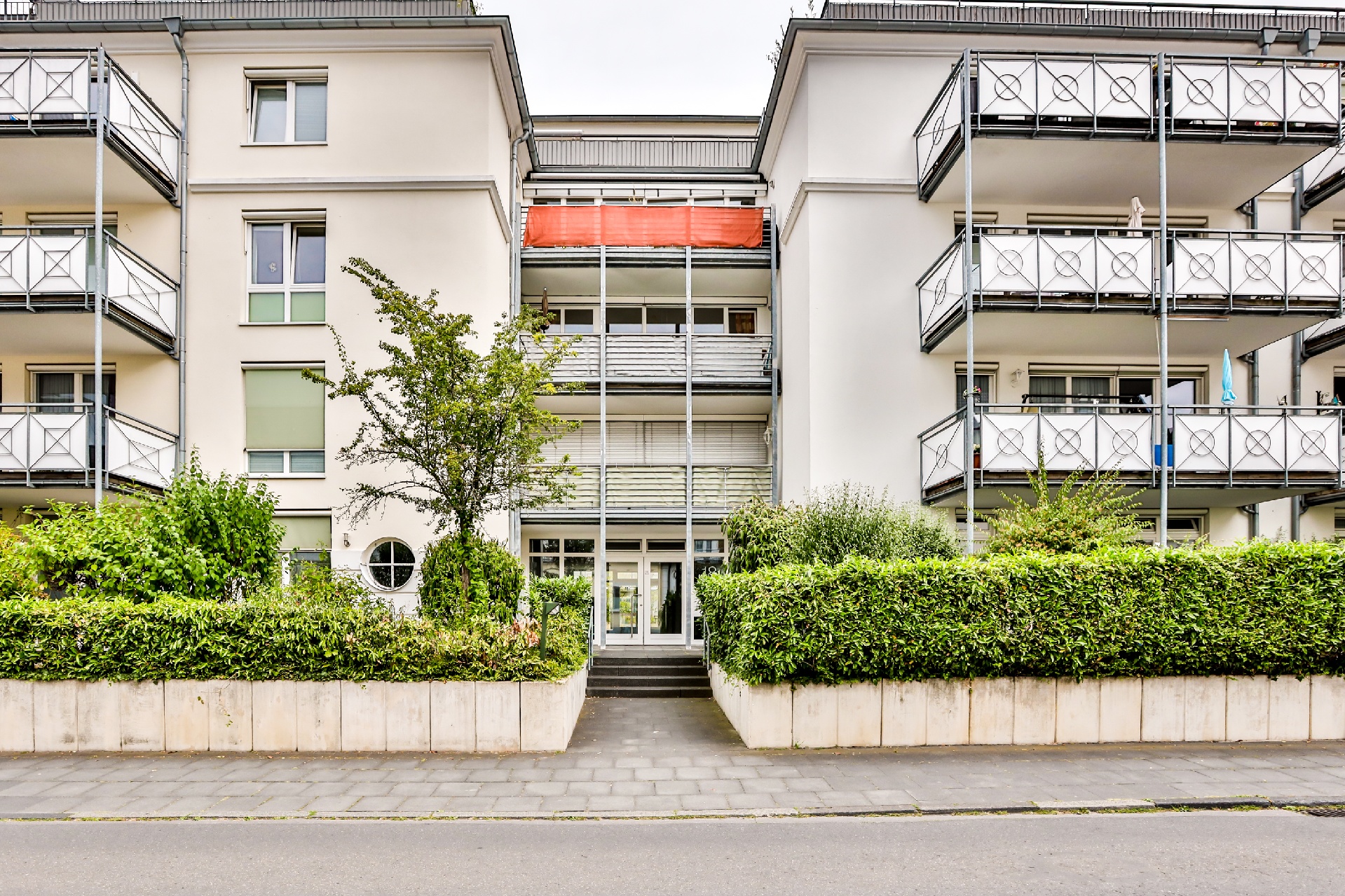 Zeitlose Eleganz im Herzen von Bad Honnef – Moderne Erdgeschosswohnung mit Terrasse