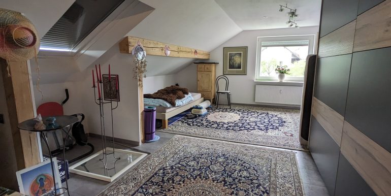 Schlafzimmer DG