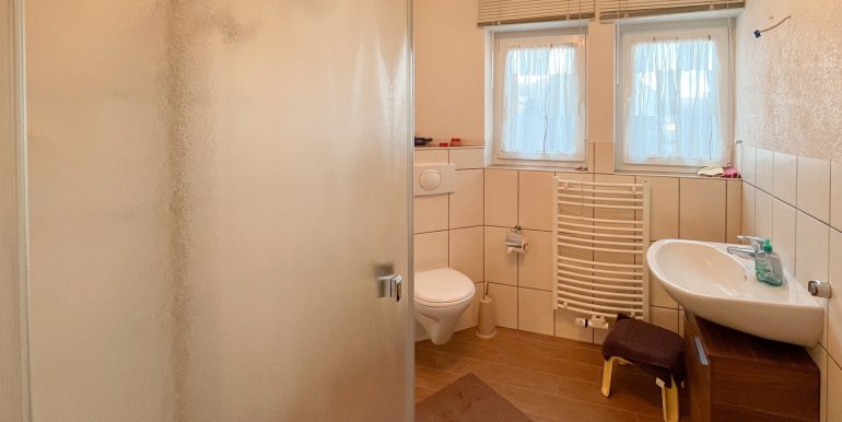 Badezimmer EG