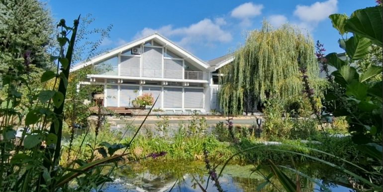 Geldern: EFH mit Gewerbehalle