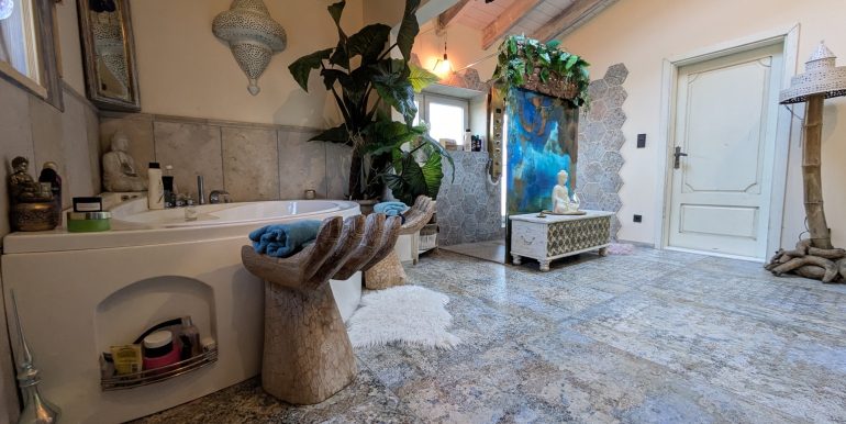 Badezimmer EG