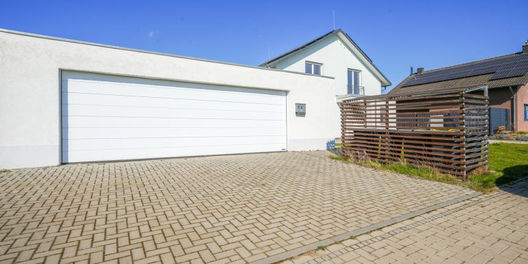 Extra breite Garage