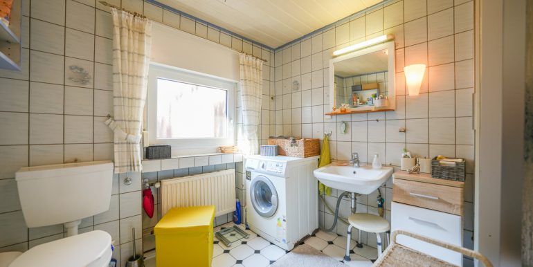 Badezimmer EG