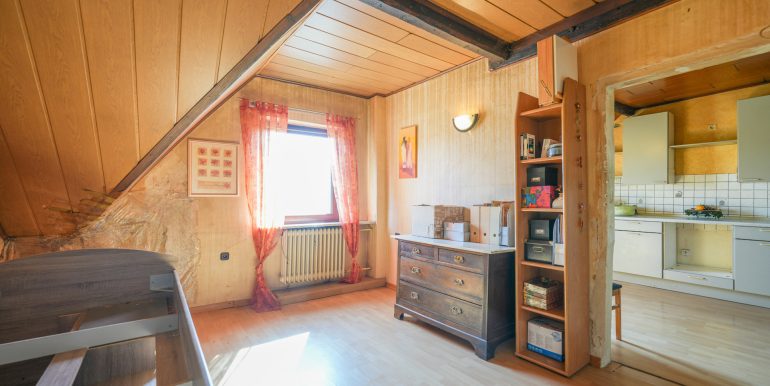 Durchgangszimmer DG