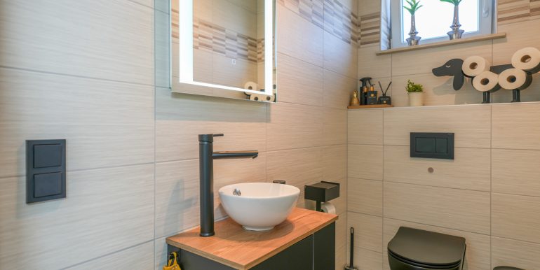 Gäste WC OG