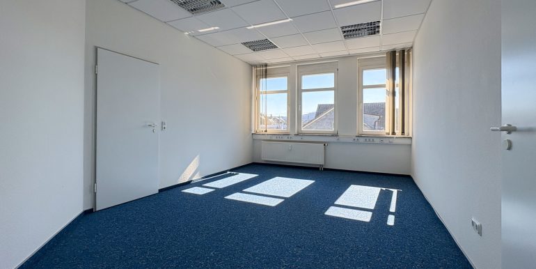 Büro 8