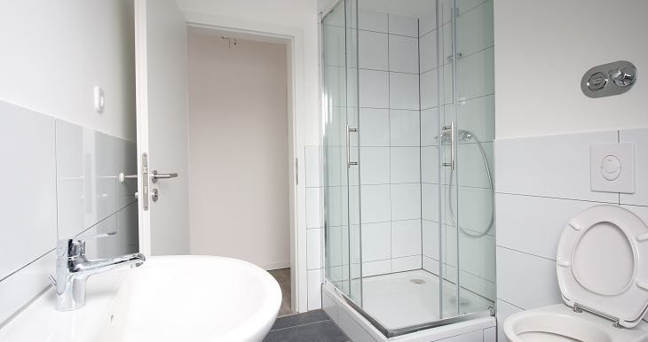 Tageslichtbad mit Dusche