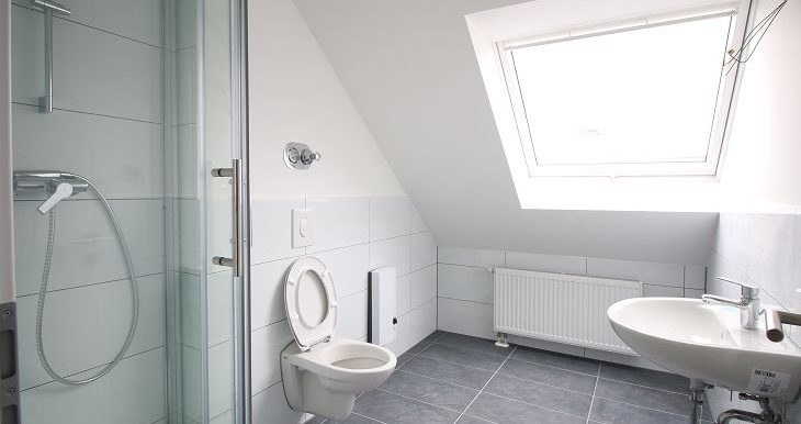 Tageslichtbad mit Dusche