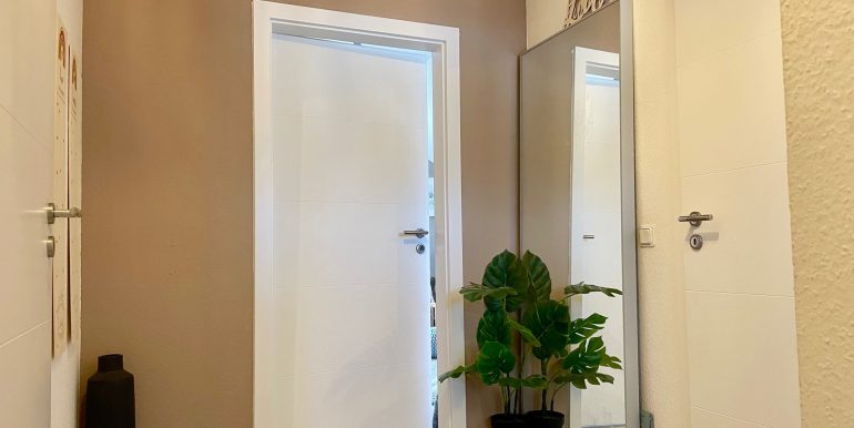 Flur (Wohnung II - DG)