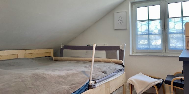 Schlafzimmer (Wohnung II - DG)