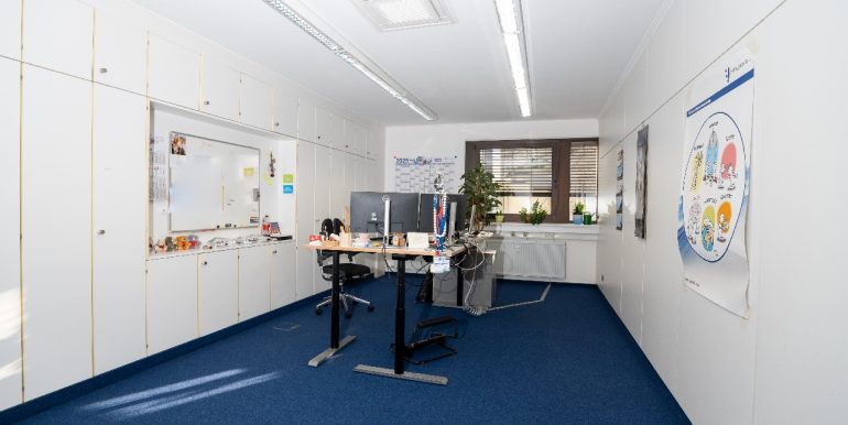 Büro 13
