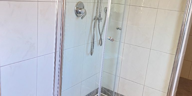 Walk-In-Dusche im DG