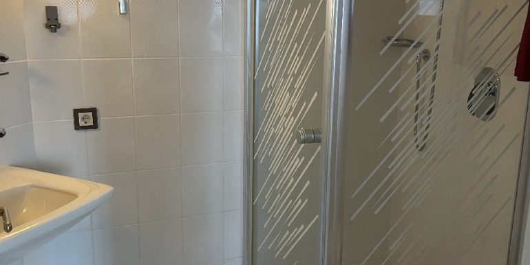 2 gleiche Bäder Einliegerwohnung