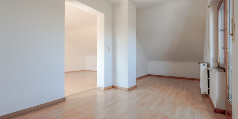 Durchgangszimmer DG