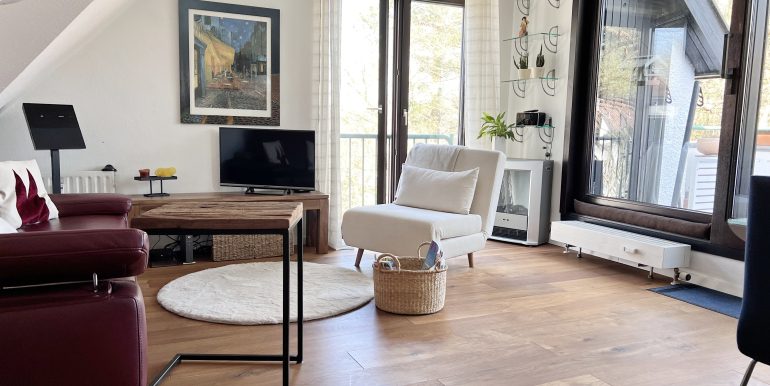 Wohnzimmer mit Ausgang zur Loggia