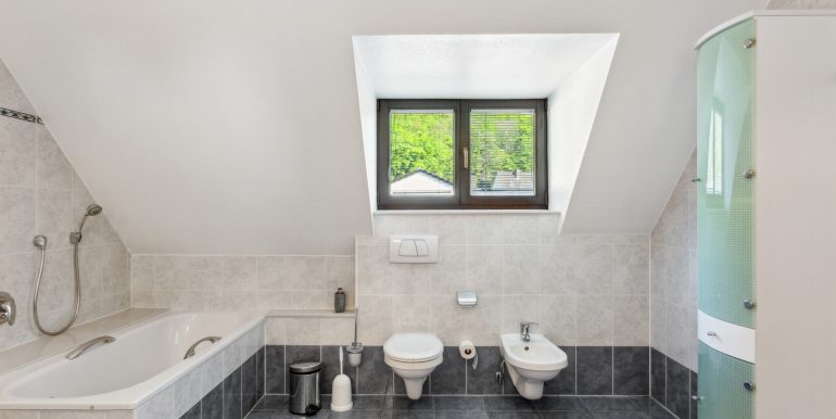 Badezimmer 1