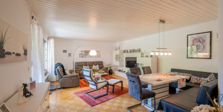 Wohn - und Esszimmer