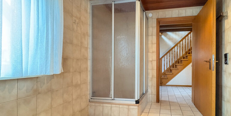 Badezimmer (EG)