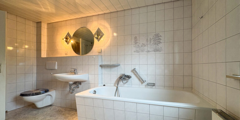 Badezimmer (OG)