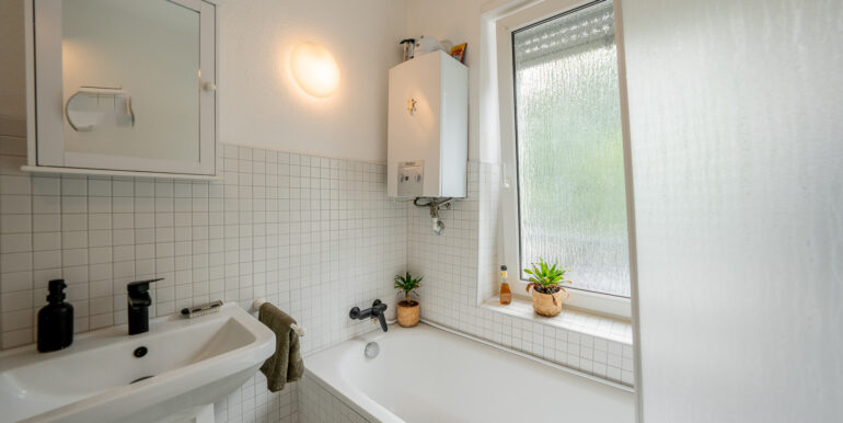 8 Badezimmer OG