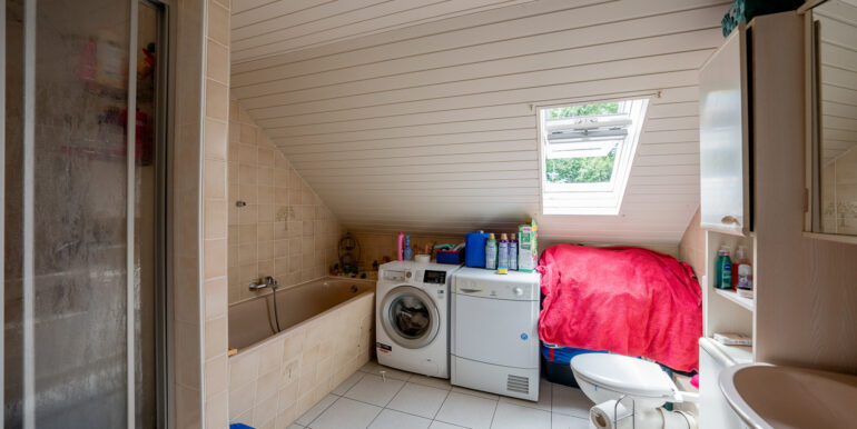 13 Badezimmer DG