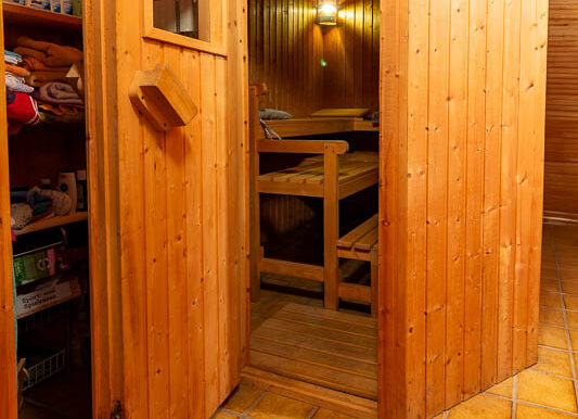 Private Sauna im Keller – Ihr persönlicher Wellnessbereich für Erholung pur.