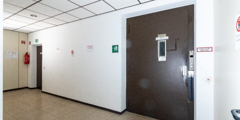 Verbindung Lastenaufzug zum EG