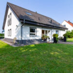 Modernes Erscheinungsbild in ruhiger Lage – die perfekte Kombination aus Stil und Wohnkomfort.