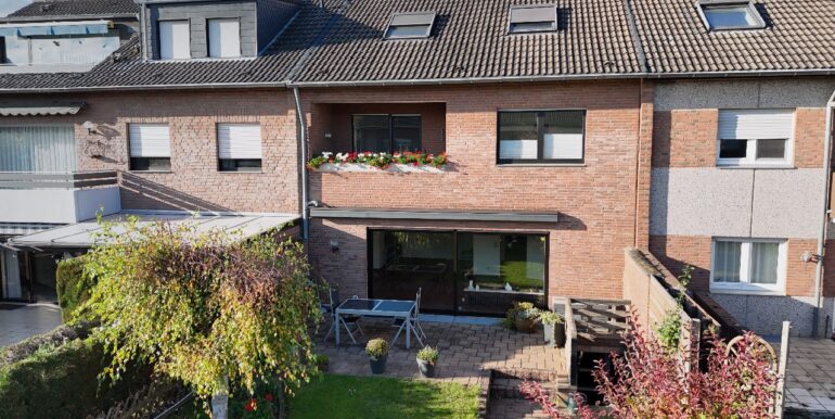 7 Zimmer ca. 180m² Nutzfäche