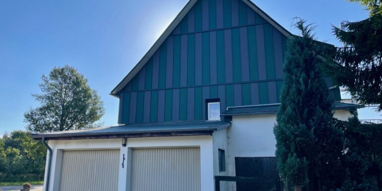 Haus mit Doppelgarage