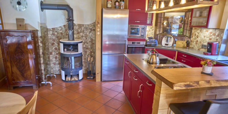 Gemütlicher Kaminofen im Küchen- / Essplatzbereich