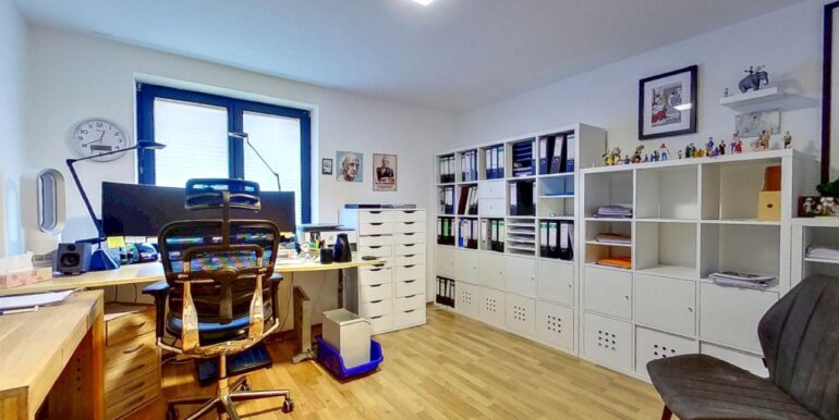 Büro KG