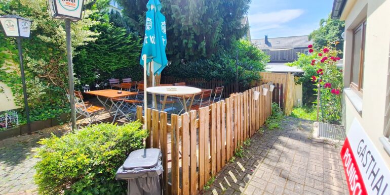 Terrasse Gaststätte EG