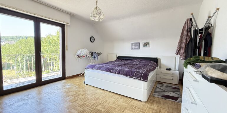 Elternschlafzimmer mit Balkon