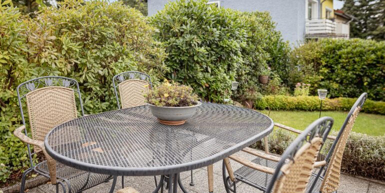 eigener Gartenbereich mit Terrasse