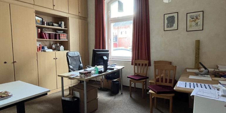 Büro im EG
