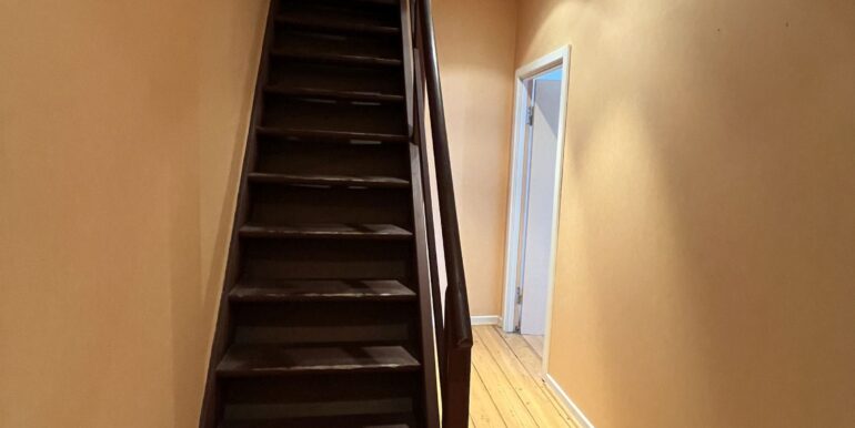 Aufgang in den Spitzboden