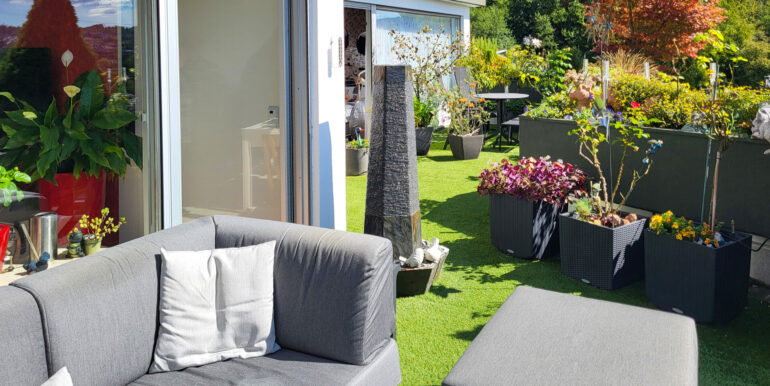 Terrasse mit Rheinpanorama