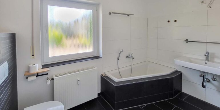 Badezimmer EG