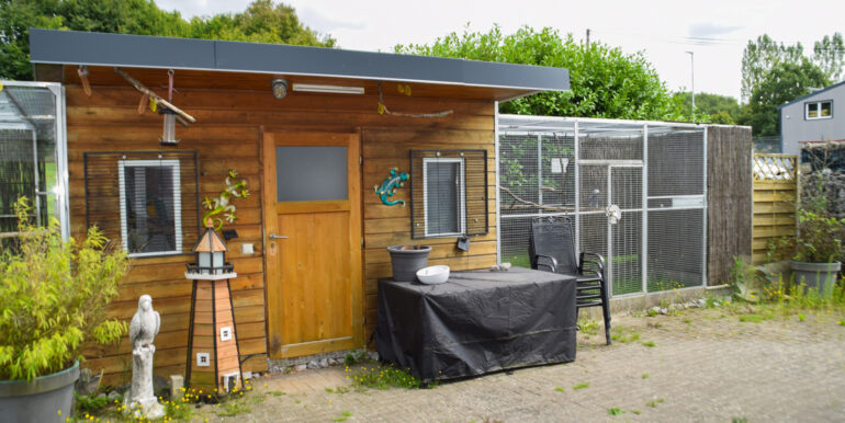 Gartenhaus mit Voliere