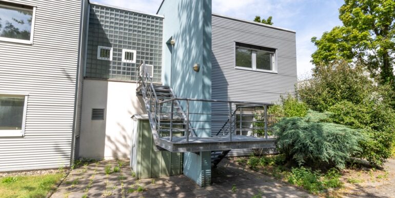 Rückansicht mit 2. Rettungsweg