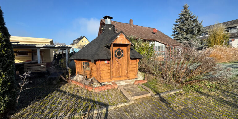 Grillhütte mit Sonne