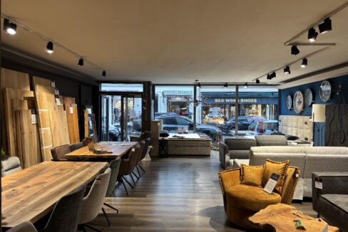 Blick zum Schaufenster