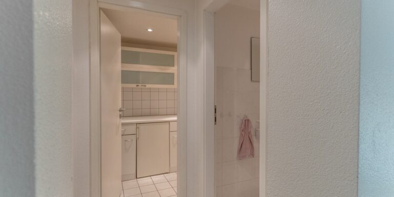 Zwischendiele vor dem WC und der Küche