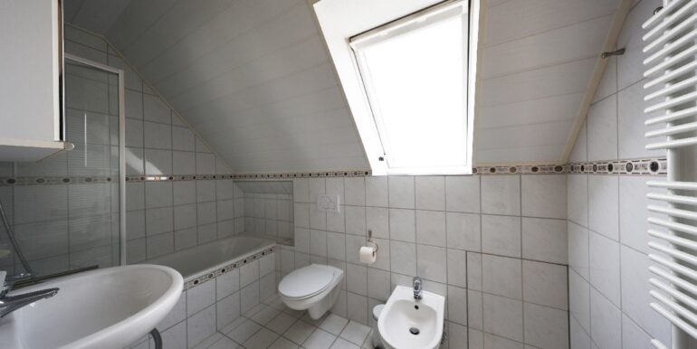 Wannenbad im Dachgeschoss