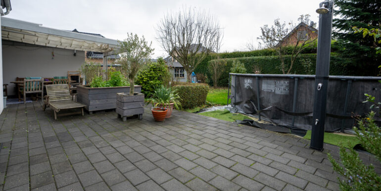 Terrasse und Gartenbereich