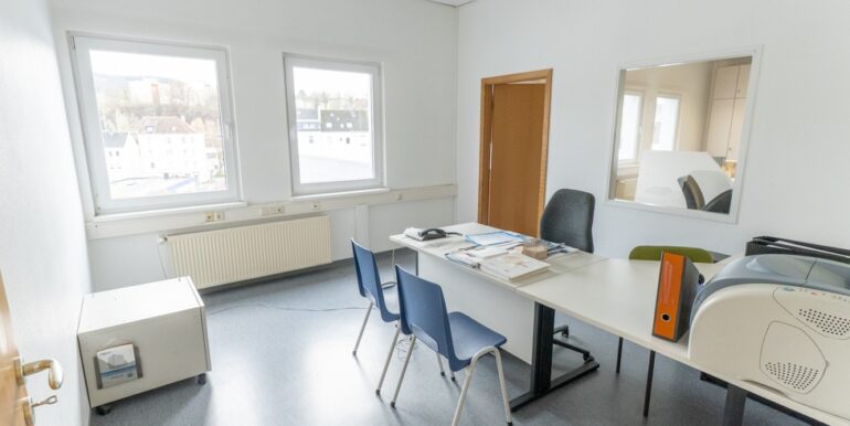 Büro 5 (obere Etage)