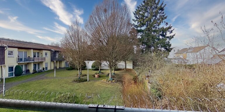 Blick zur Gartenanlage