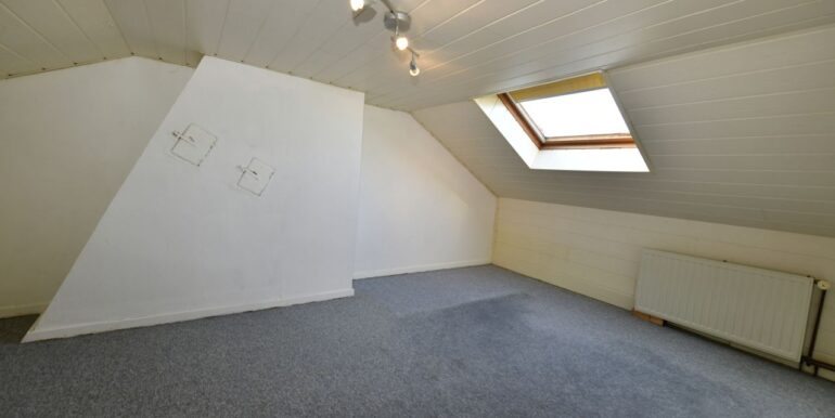 Spitzboden Raum 1