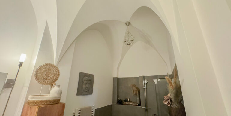 Historische Decke im Duschbad